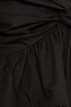 قميص أسود قصير بنمط حمالة صدر بتصميم ملفوف